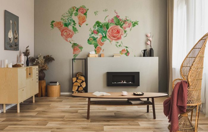 Sticker Weltkarte mit Rosen im Wohnzimmer